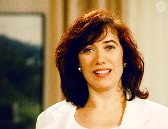 Novela 'História de Amor': Sheila (Lilia Cabral) provoca aborto de Paula (Carolina Ferraz)