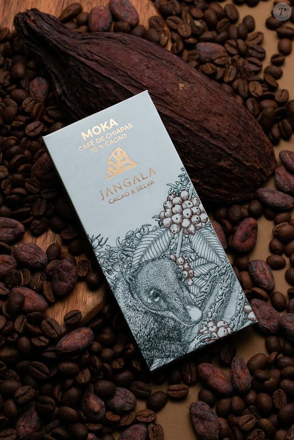"Certifique-se de escolher chocolate com mais de 70-85% de cacau e consuma-o com moderação, não mais do que 10 gramas por dia", diz o cardiologista