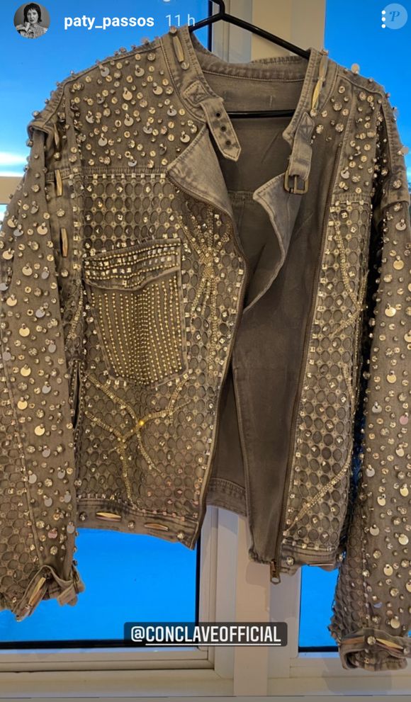 A jaqueta jeans usada por Arthur Aguiar na final do BBB 22 foi mostrada em detalhes pela stylist do ator, Paty Passos