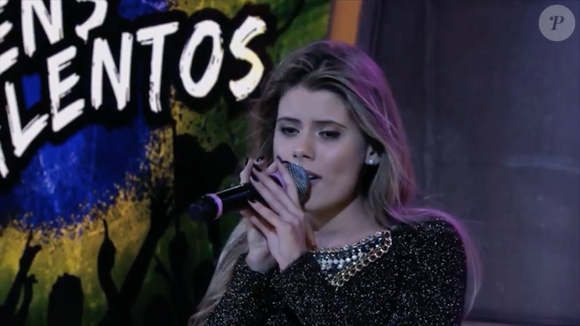 Talento de Carol Cabrino a levou até o palco do programa Raul Gil, do SBT