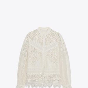 Bordados delicados, babados e branco marfim: a peça da ZW Collection de R$ 629,00 virou aposta elegante para transformar até o look mais básico