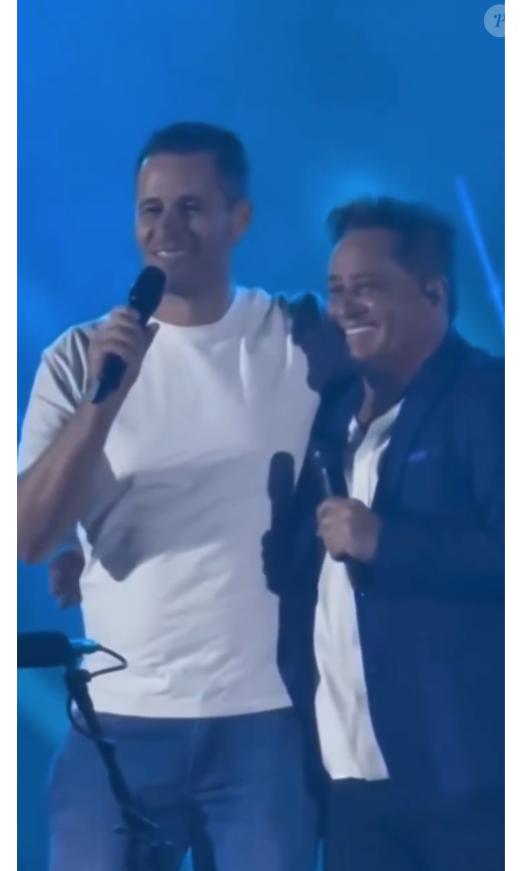Durante a apresentação, antes de cantarem juntos, os dois trocaram declarações