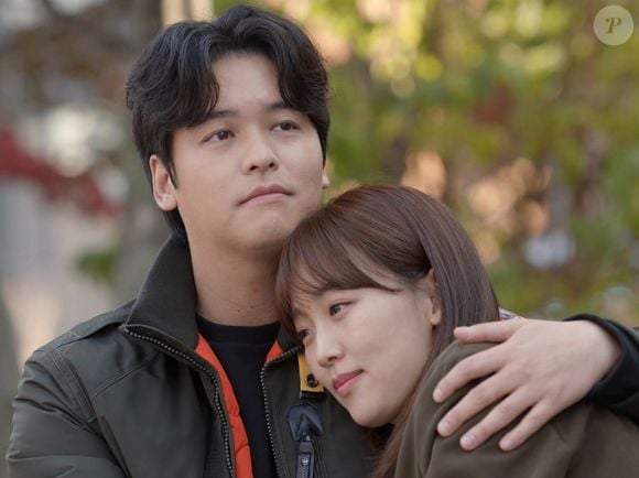 Sua vida muda quando ela conhece o arquiteto Woo Jae-hee, de quem se aproxima e passa a viver um romance