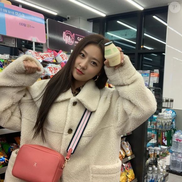 Agora, um suposto ex-namorado apareceu falando que Kim Sae-ron estava se relacionando com um homem de Nova York