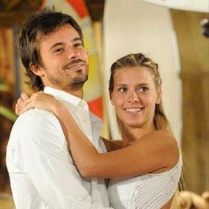 Carolina Dieckmmann e Paulinho Vilhena faziam par romântico na novela ‘Três Irmãs’