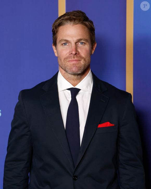 A interação entre Neymar e Stephen Amell chamou atenção: em 2018, o jogador mandou mensagem ao ator de 'Arrow' e só recebeu resposta anos depois