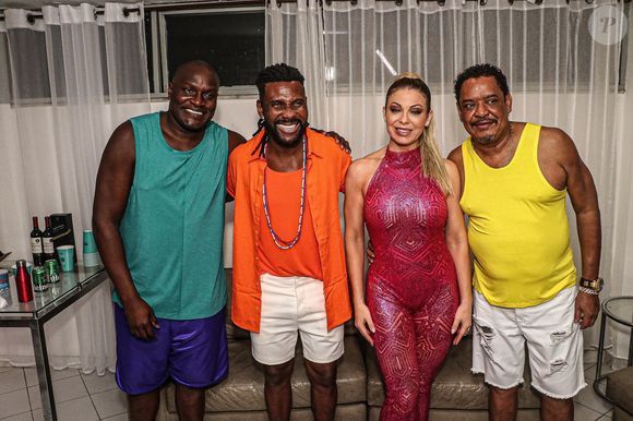 Beto Jamaica em foto com ex-colegas de É o Tchan Jacaré, Sheila Mello e Compadre Washington