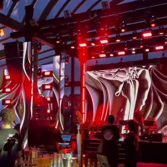 Zeca Pagodinho e Thiaguinho embalam pista de dança que ferveu até o amanhecer