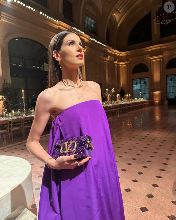 Camila Queiroz sempre teve uma carreira discreta e longe de polêmicas