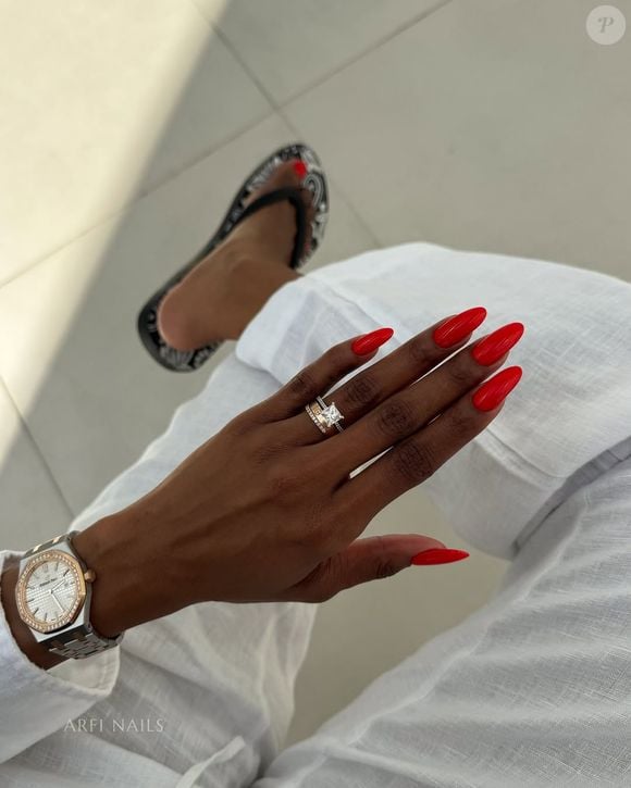 Além de sofisticados, esses tons ajudam a iluminar as mãos e a valorizar diferentes tons de pele.