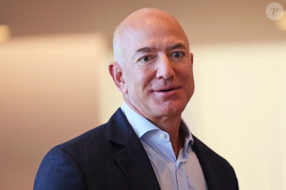 Jeff Bezos não mexe em telas durante uma hora após acordar