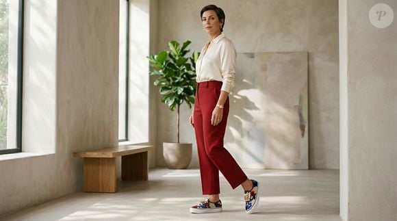 A calça de alfaiataria vermelha transforma o Vans Authentic LX 'Floral Needlework', em uma produção ousada e sofisticada, destacando um dos tons presentes no bordado floral e criando um visual harmonioso e cheio de personalidade