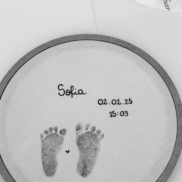 Após a notícia da morte de Sofia, filha bebê de Lexa, vários famosos comentaram na publicação, expressando os sentimentos.