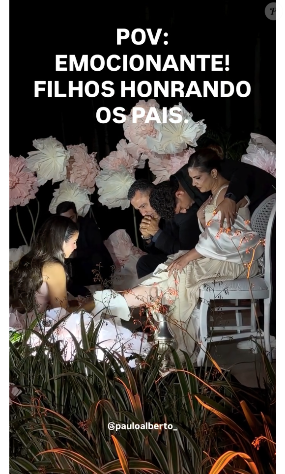 Na tradição cristã, lavar os pés de outra pessoa remete a uma passagem bíblica em que Jesus realiza o mesmo gesto com os discípulos antes da Última Ceia, e significa um gesto de humildade, amor e serviço ao próximo