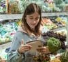 Os autores levantaram a hipótese de que o papel fornece pistas espaciais e táteis mais variadas do que as dos dispositivos digitais