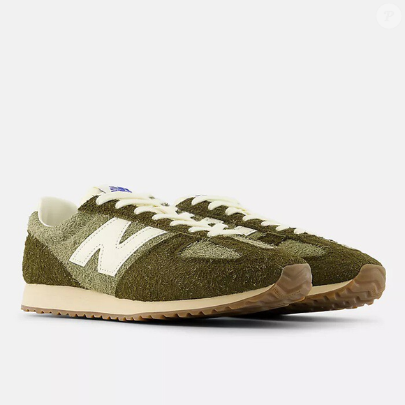 Os novos tênis 471 da New Balance de camurça na cor verde-oliva