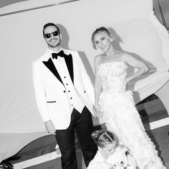 Lethicia Bronstein criou também uma versão de seu vestido de noiva, feita sob medida, para a filha Pietra, de 8 anos