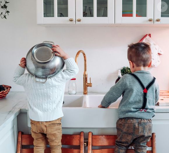 Mas a universidade de Harvard, uma das mais respeitadas do mundo, defende o fato das crianças realizarem tarefas domésticas