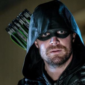 O lado fã de Neymar viralizou: o jogador mandou uma DM para Stephen Amell, conhecido por interpretar Oliver Queen em 'Arrow', e esperou anos por retorno
