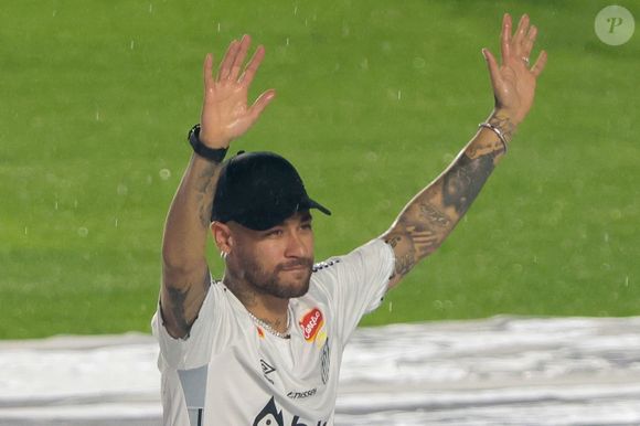 Neymar pode ganhar 5 milhões de dólares para jogar Mundial de Clubes 2025 pelo Pachuca, do México