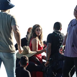 Flagra em Grumari revela Paolla Oliveira em momento decisivo de Heleninha; público se pergunta: qual será o final dela?