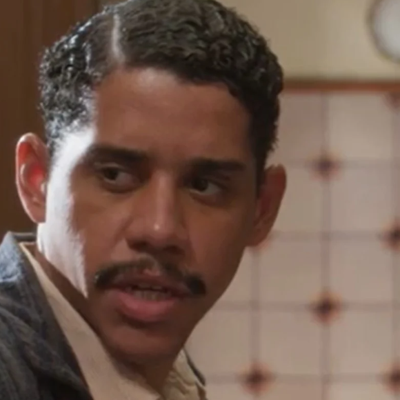 Em 'Garota do Momento', Basílio (Cauê Campos) Basílio (Cauê Campos) sofrerá uma vingança ousada de Maristela (Lilia Cabral) após ela descobrir seu casamento armado pelo golpista