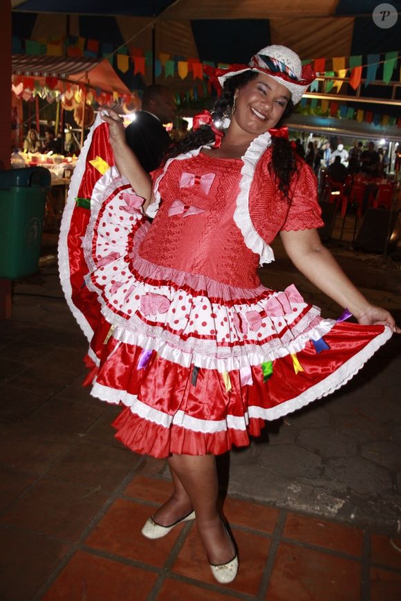 Antes e depois de Solange Couto em fotos: atriz hoje no BBB 26 se divertiu em Festa Junina em 2011