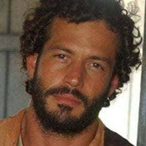 Tobias é o grande amigo de Tomé e se meteu em uma briga de bar.