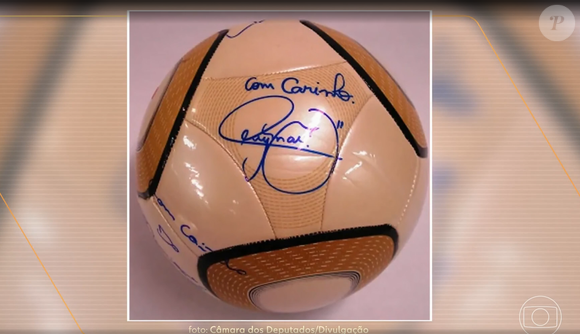 Bola autografada por Neymar rende 17 anos de prisão a bolsonarista, diz o STF.