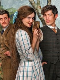 6 episódios: a série de época da Netflix que estreia na plataforma; inspirada em livro publicado em 1901, ela transporta o público para a Austrália do início do século XX