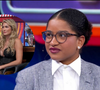 Lívia Andrade fez caras e bocas enquanto Milena contava histórias no 'Domingão com Huck' no domingo (26)