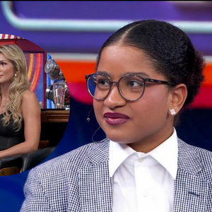 Lívia Andrade fez caras e bocas enquanto Milena contava histórias no 'Domingão com Huck' no domingo (26)