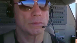 Aviões que podem ultrapassar R$ 500 milhões: a coleção aérea impressionante de John Travolta inclui Boeing pilotado pelo próprio ator