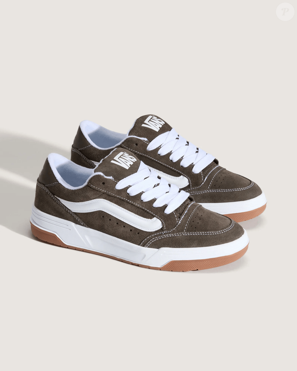 Os novos Vans em tom marrom 'sorvete de chocolate' ganham espaço como alternativa às botas nos dias chuvosos de verão em que a temperatura cai no Brasil