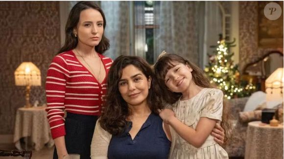 Estela (Larissa manoela) reencontrou a mãe, Miriam (Leticia Sabatella) e contou a verdade sobre o pai de Anabella em Êta Mundo Melhor