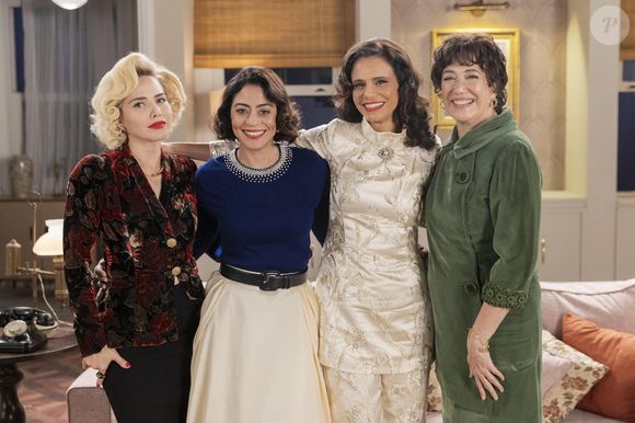 Malu Galli com Letícia Colin, Lilia Cabral e Carol Castro