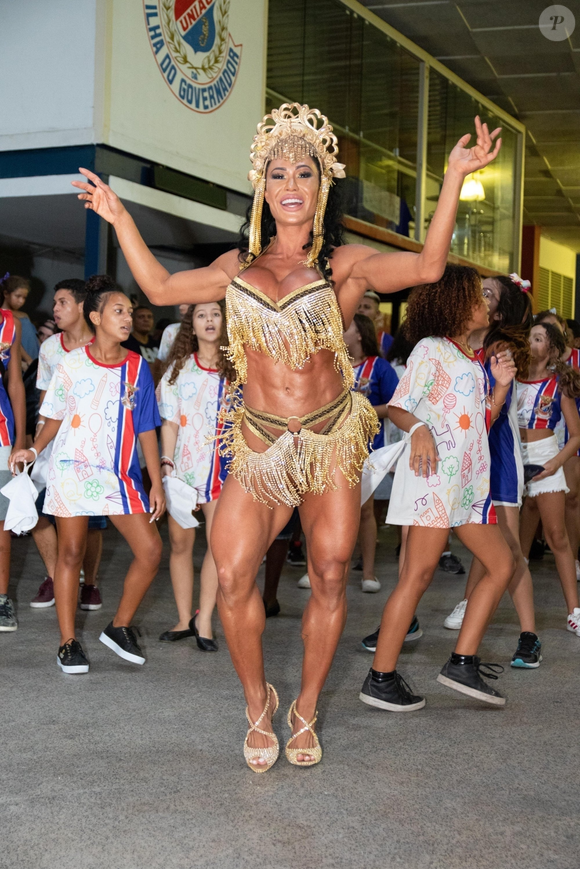 Gracyanne Barbosa em desfile do Carnaval