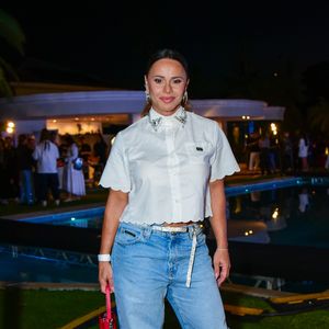 Viviane Araujo prestigiou o lançamento de uma coleção da grife de luxo Philipp Plein nesta quinta-feira (07)