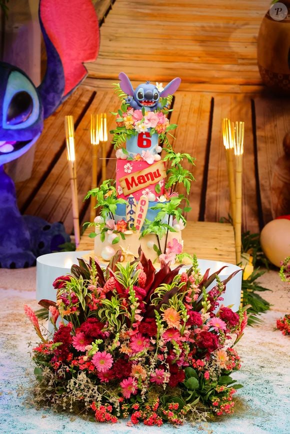 Festa da filha de Ticiane Pinheiro e César Tralli contou com bolo decorado com o Stitch