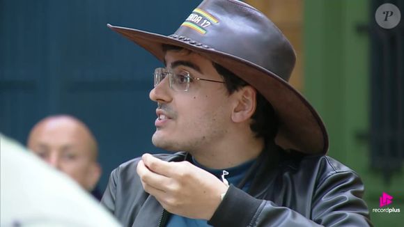 Dudu Camargo movimenta fãs nas redes sociais enquanto primeira Roça acontece