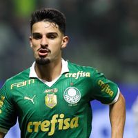 Nada de doces! Dieta com ovos e frango à milanesa 'fit' fez jogador do Palmeiras Flaco López ganhar músculos no corpo e dormir melhor