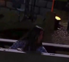 Assustada com os atores vestidos de zumbi, Nicole Bahls se escondeu dentro de um caixão em A Fazenda 5