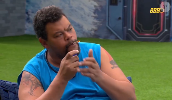 Babu Santana, do ‘BBB 26’, parece ter percebido que a fala não seria bem interpretada e cortou Solange Couto. ‘Não fala isso, porque é isso que ela quer’, argumentou