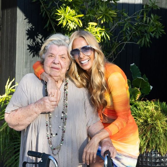 Mãe de Adriane Galisteu, Emma Galisteu, também marcou presença na celebração