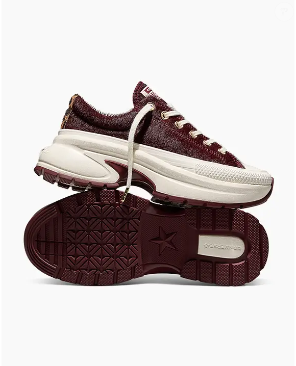 Disponível por R$ 699,90 no site oficial da Converse no Brasil, o tênis pode ser parcelado em até 10x de R$ 69,99 sem juros