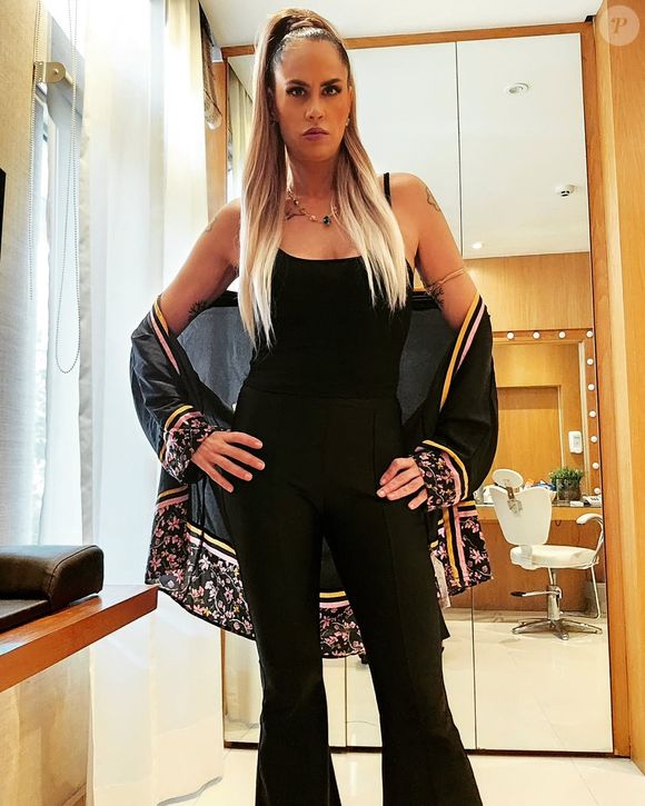 A ex-'A Fazenda' Aritana teria levado diferentes tipos de drogas em sua bolsa