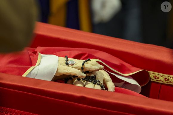 Papa Francisco morreu horas depois de participar da missa do Domingo de Páscoa