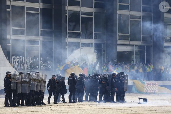 Diversos famosos, na época, falaram a respeito dos ataques de 08 de janeiro de 2023.
