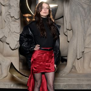 Alice Pagani prestigia desfile Saint Laurent na Semana de Moda de Paris, na França, nesta segunda-feira, 29 de setembro de 2025