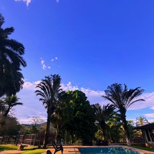 Por lá, André Marques conta com alguns itens de luxo, incluindo uma piscina